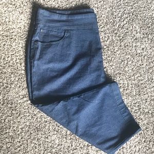 NWT Time and Tru Capris Size XXL/20